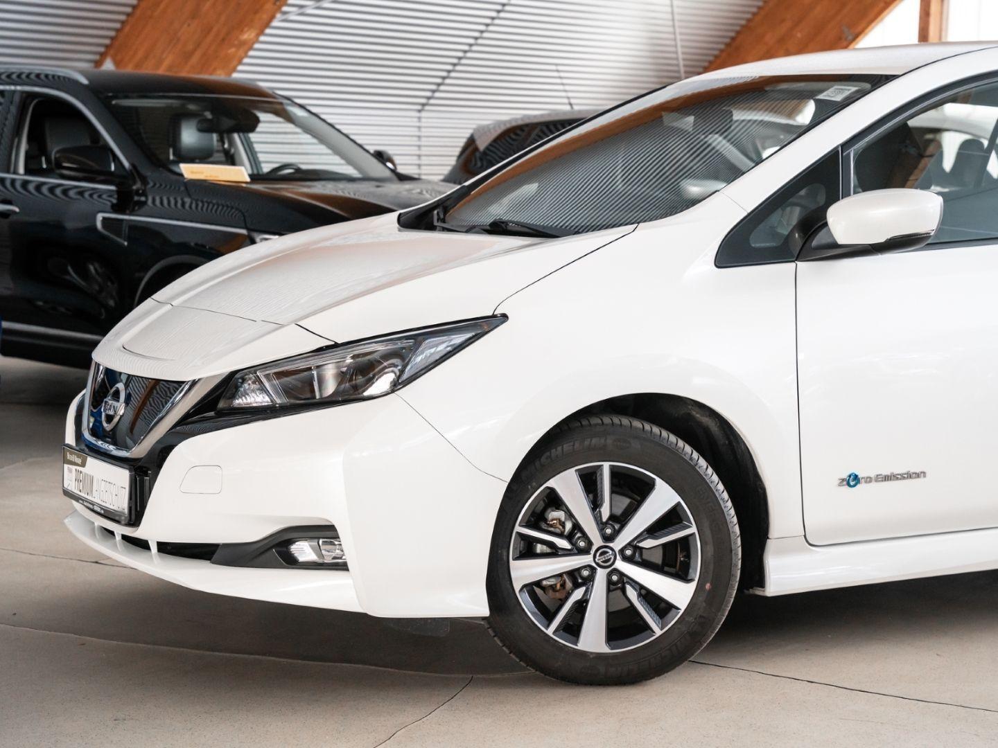 NISSAN Leaf Acenta 40 kWh (ZE1) Winterpaket Navi  Apple